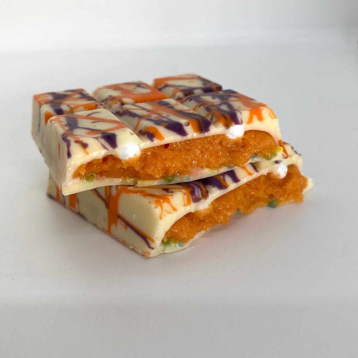 White Dubai Style Chocolate with Mango, Dragon Fruit and Popping Chocolates - 75g - TryAladdin