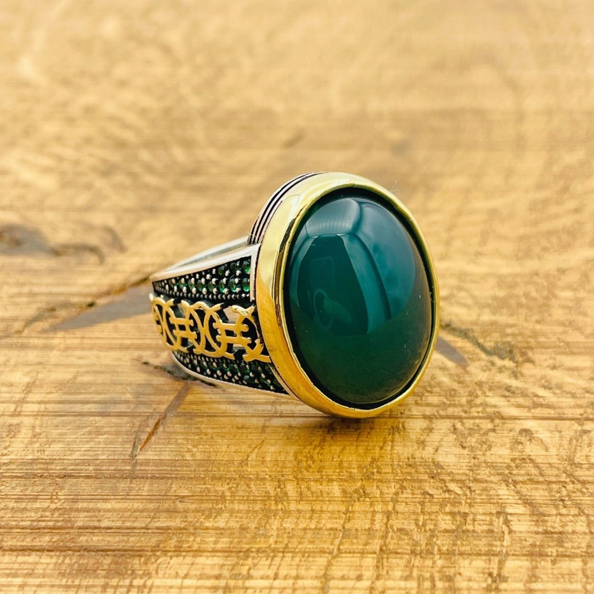 Green Agate Signet Men's Silver Ring - TryAladdin