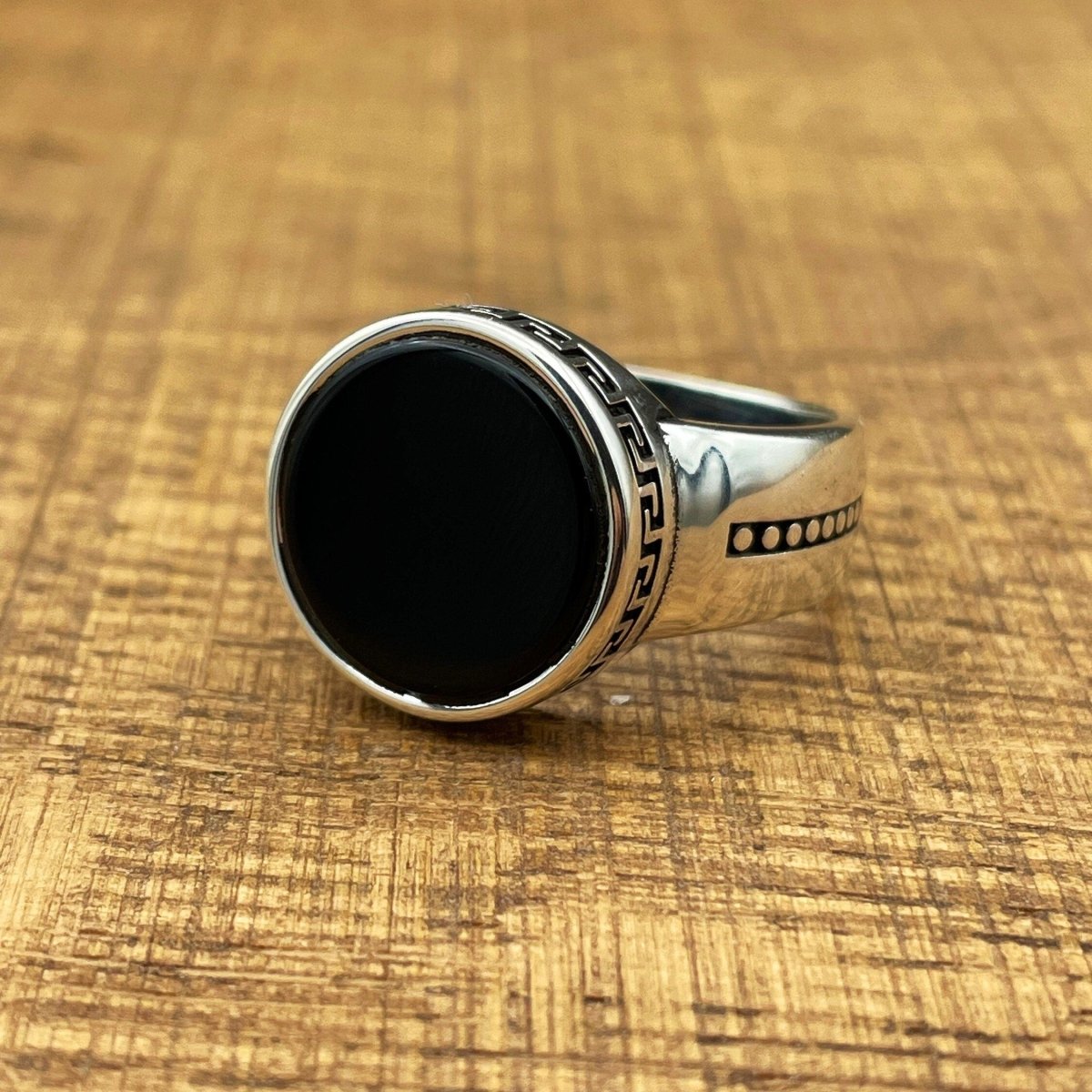 Handmade Minimalist Oval Black Onyx Silver Ring - TryAladdin