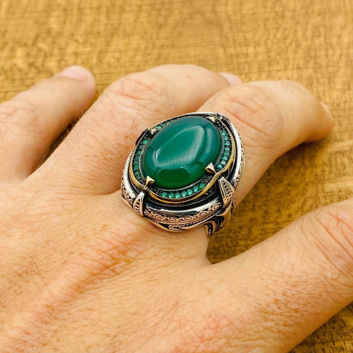 Men Natural Green Gemstone Silver Ring - TryAladdin