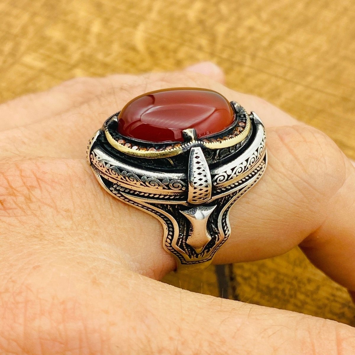 Men Red Aqeeq Silver Ring - TryAladdin