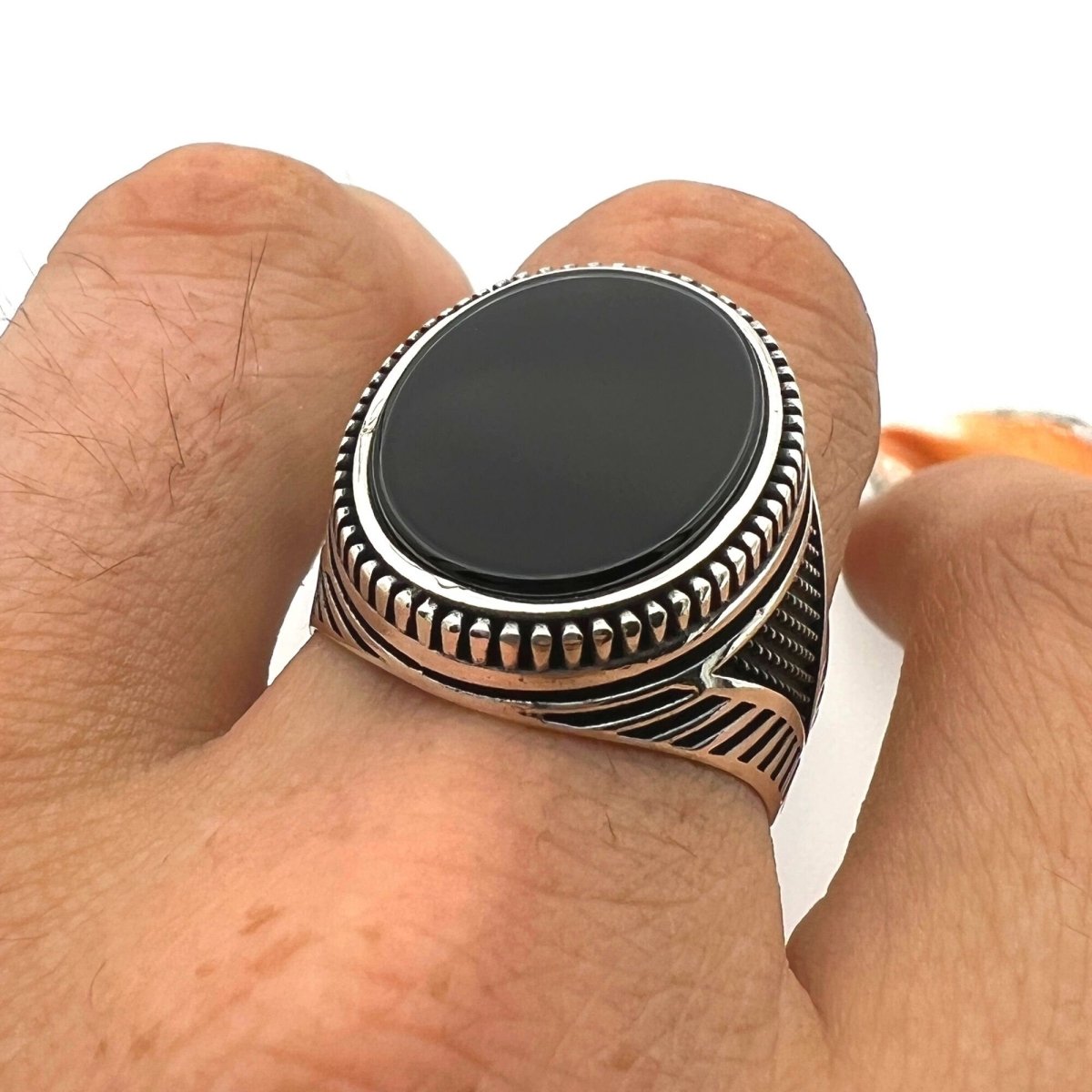 Men's Black Onyx Oval Stone Silver Ring - TryAladdin