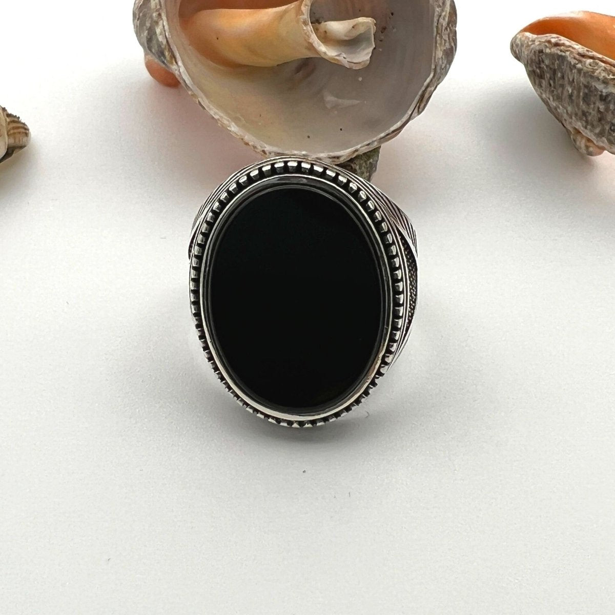 Men's Black Onyx Oval Stone Silver Ring - TryAladdin