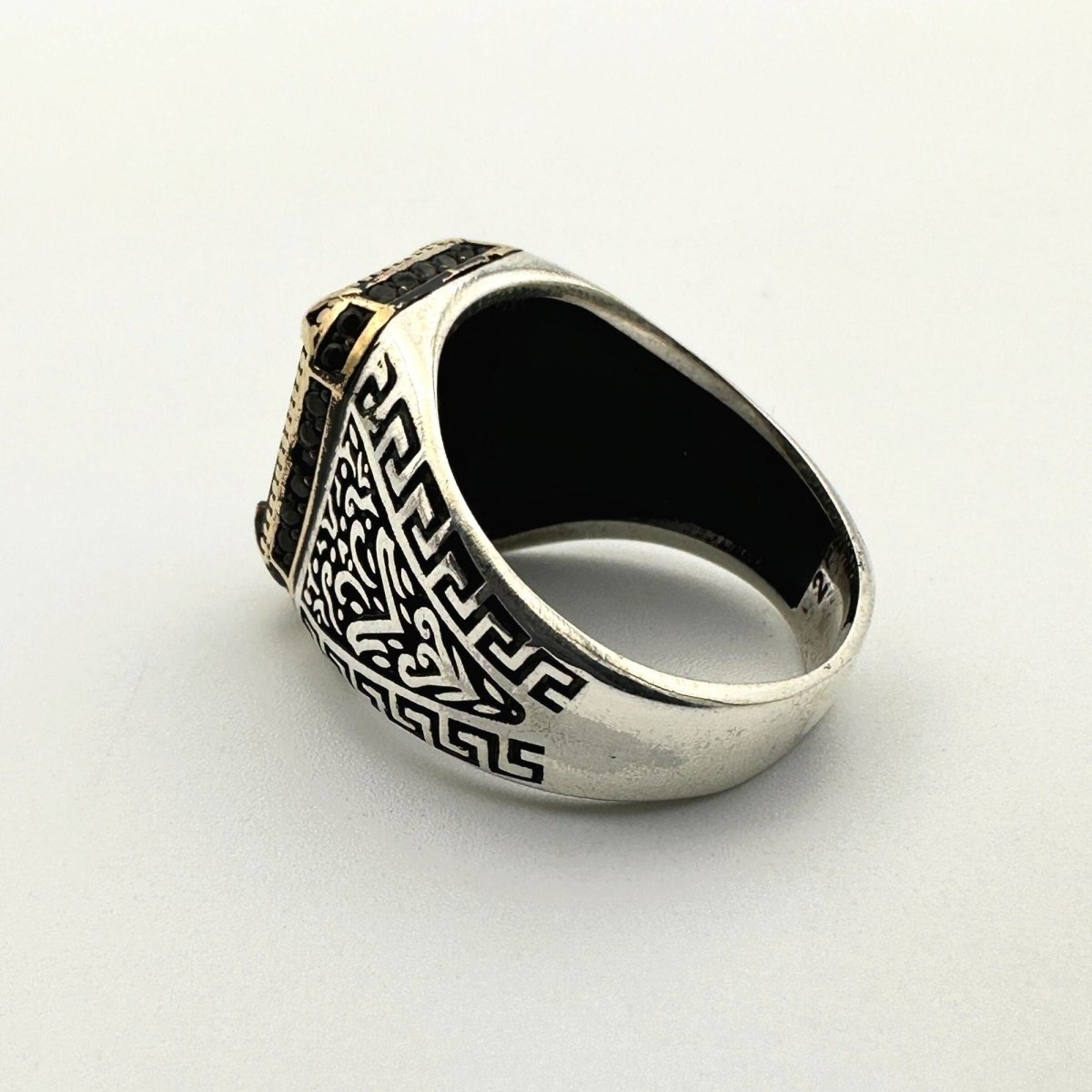 Men's Handmade Black Onyx Stone Silver Ring - TryAladdin