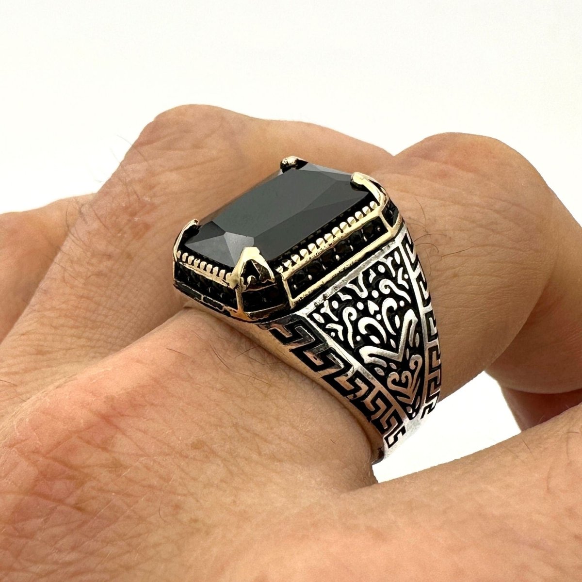 Men's Handmade Black Onyx Stone Silver Ring - TryAladdin