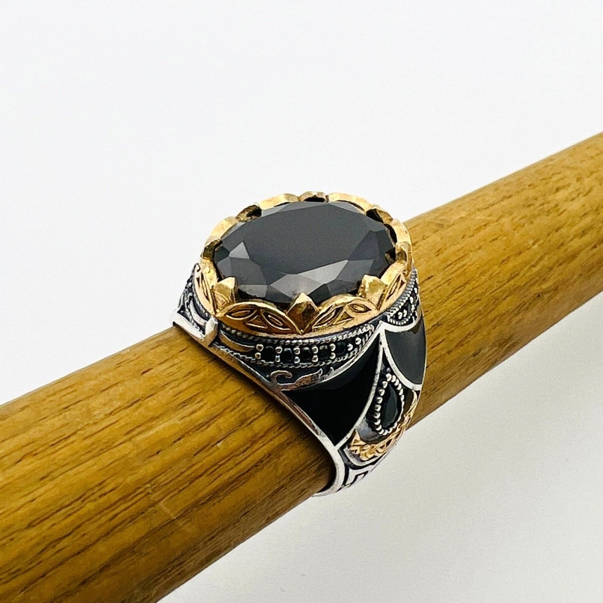 Men's Oval Onyx Silver Ring - TryAladdin