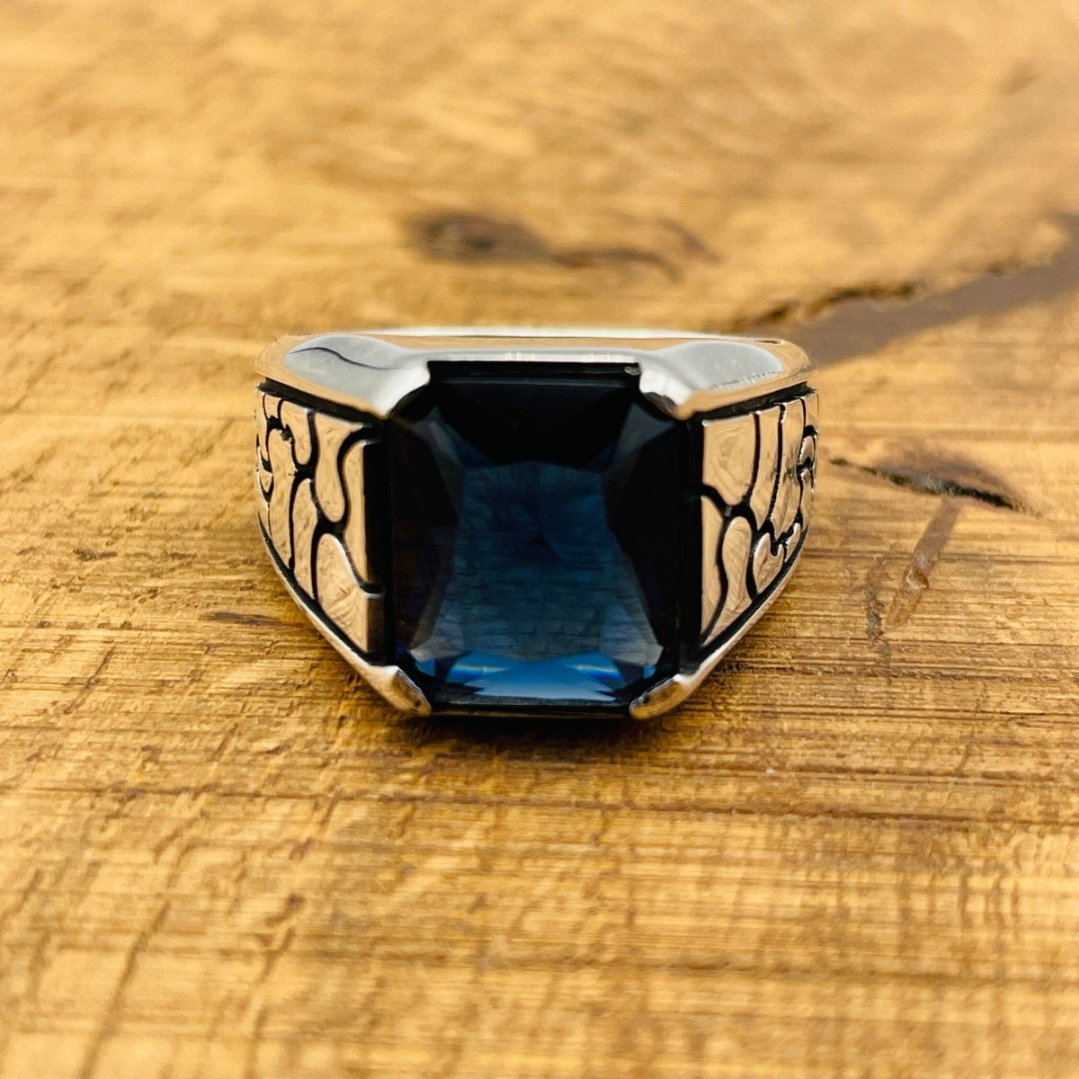 Minimalist Square Blue Sapphire Men's Ring - TryAladdin