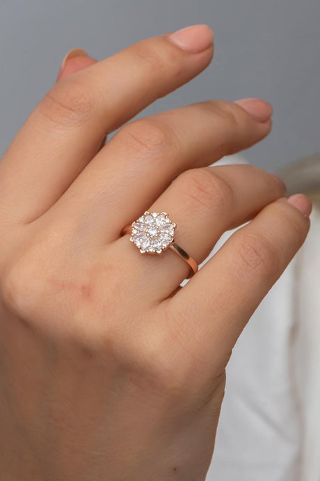 Nereze | White Zircon Stone Flower Adjustable Size Ring - TryAladdin