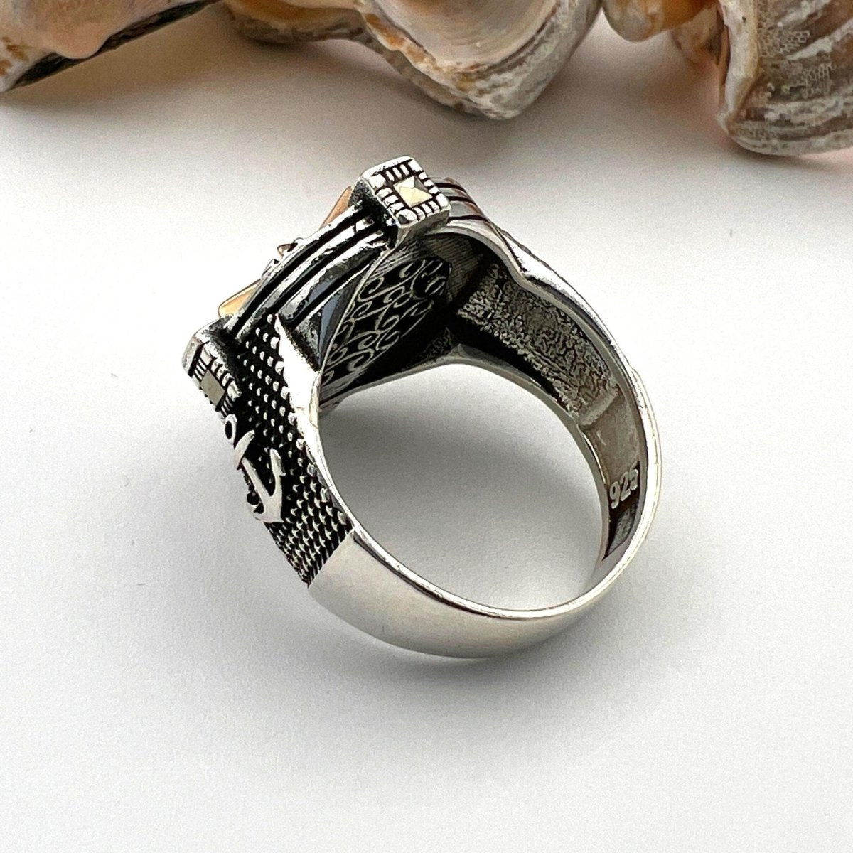 Onyx Men's Silver Ring - TryAladdin