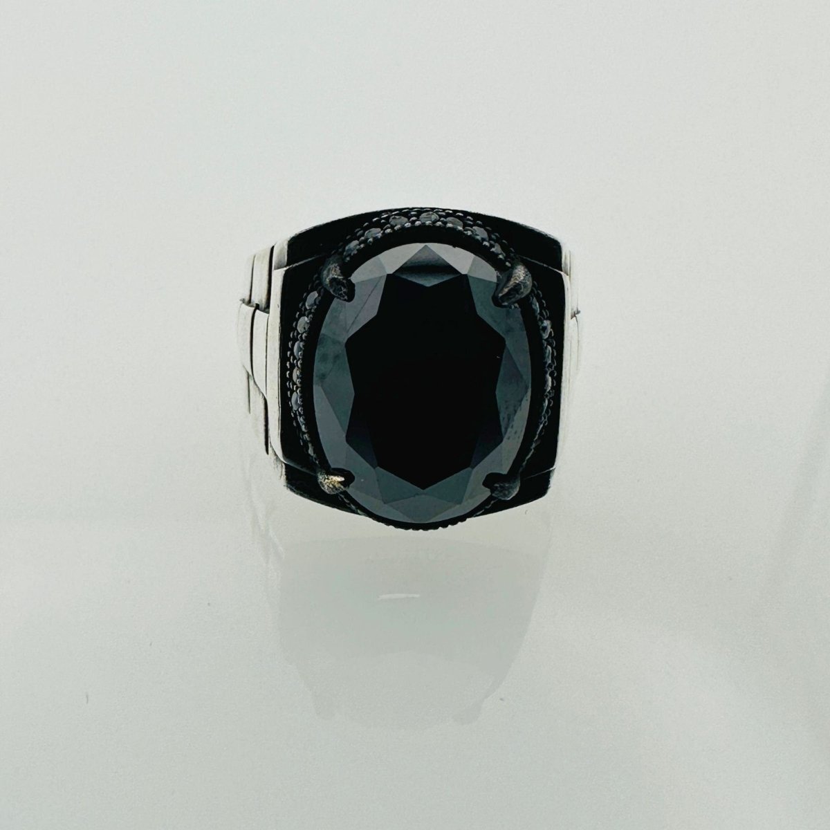 Sleek Black Onyx Men's Ring - TryAladdin