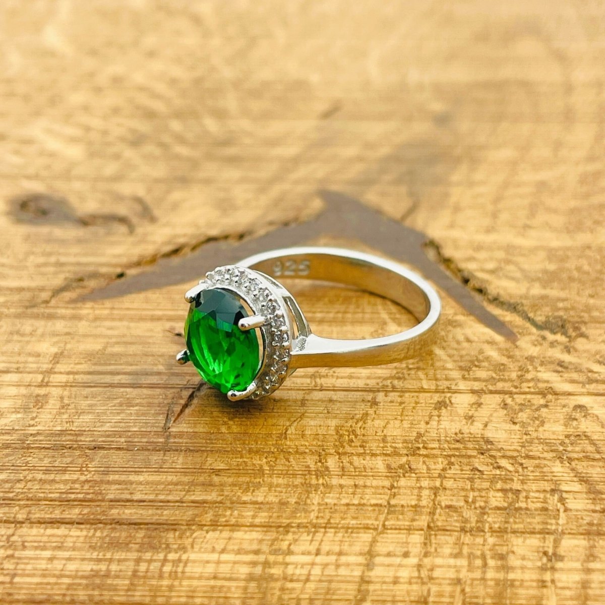 Women's Emerald Silver Ring - TryAladdin