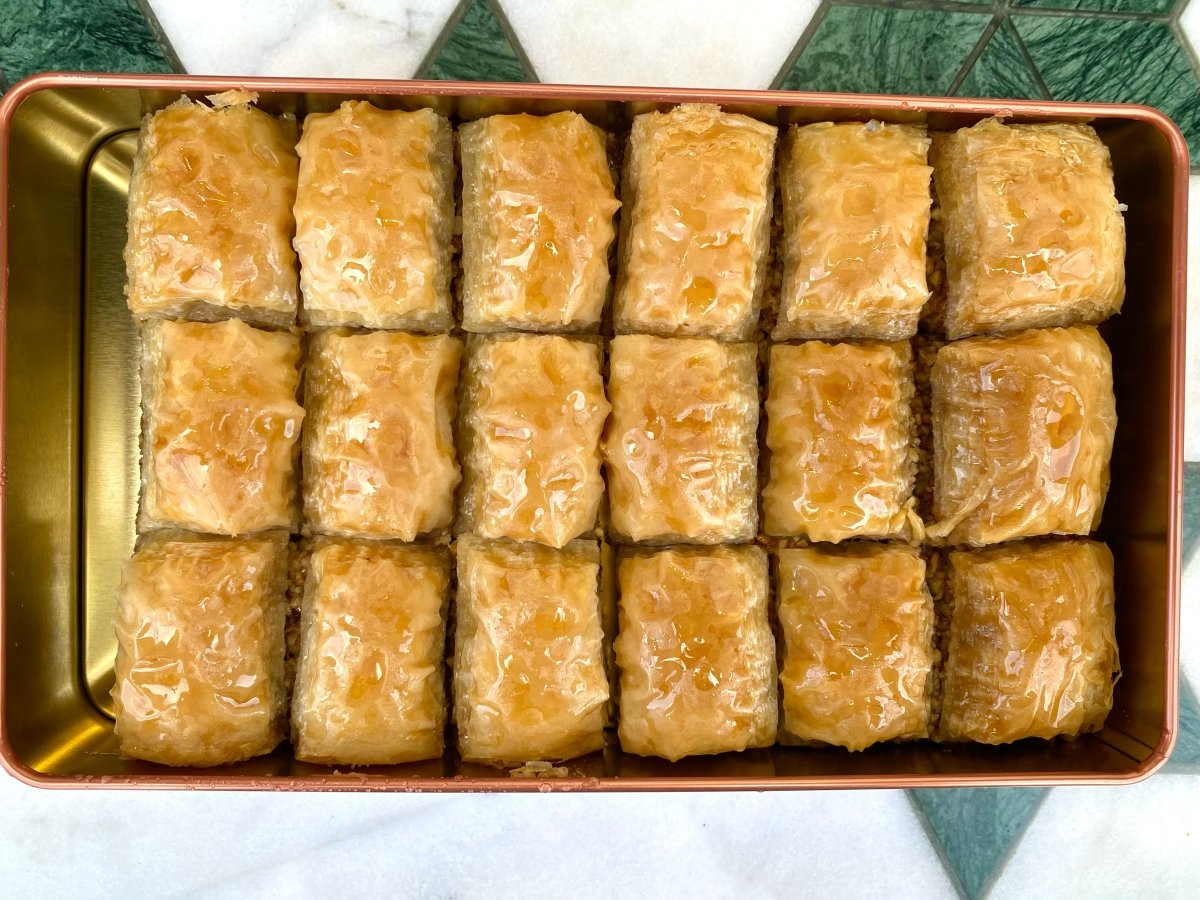 Koskeroglu | Antep Baklava with Walnut in Gift Metal Box - TryAladdin