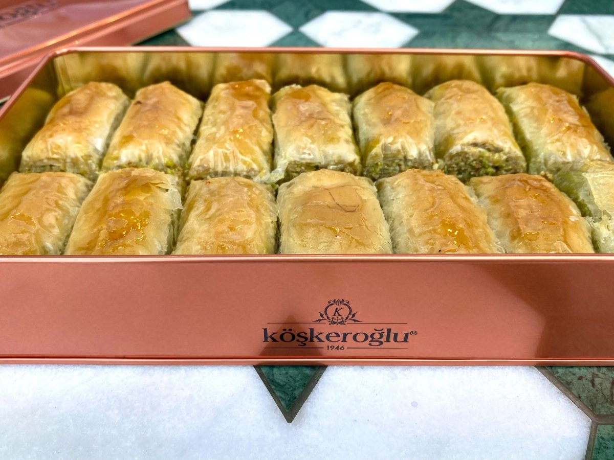 Koskeroglu | Antep Wrap Baklava with Pistachio in Gift Metal Box - TryAladdin